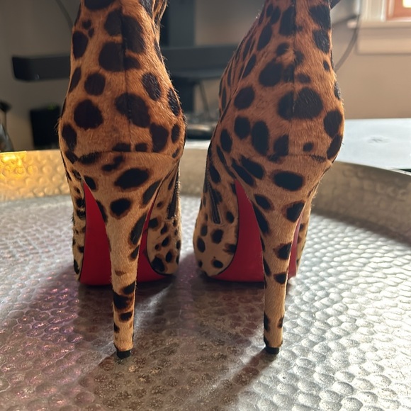Authentic Christian Louboutin leopard bootie - Picture 3 of 6